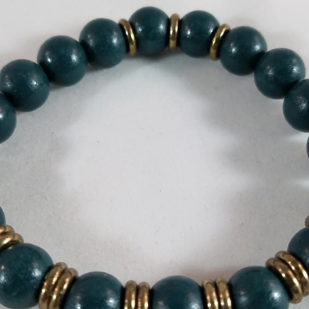 Hand Crafted Green Gemstone Stretch Bracelet Unisex